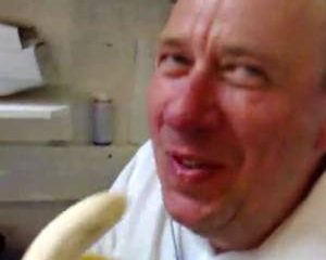 Dave kan ook deepthroaten