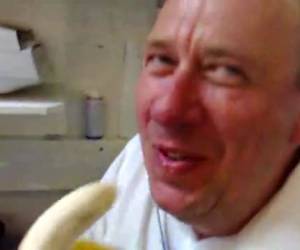 Dave kan ook deepthroaten