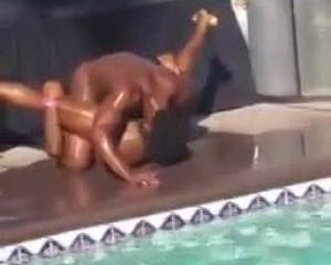 Gespierde negers hebben kont sex op pool party