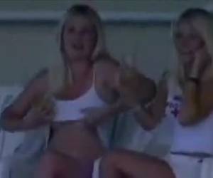 Laat haar tieten zien tijdens sport