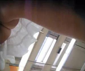 Met verborgen camera kutjes kijken