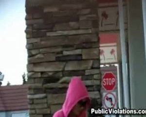 Nietsvermoedend volgespoten met sperma