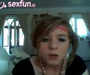 Tienerklitje zwelt op door tandenborstel