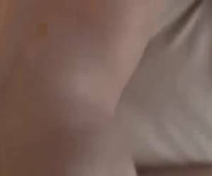 Dat is toch een behoorlijke piemel die in dat geile kontje glijd