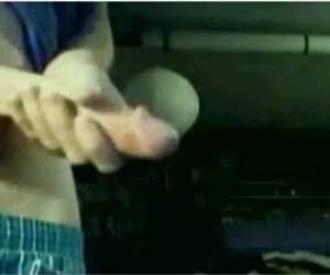 Kerel kan zichzelf pijpen