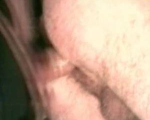 Na het pijpen die pik achter in zijn kontje