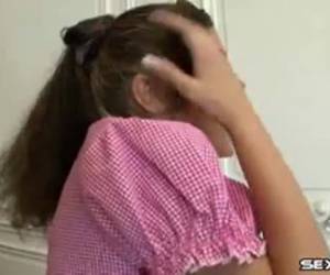 Schattig klein meisje anaal neuken.